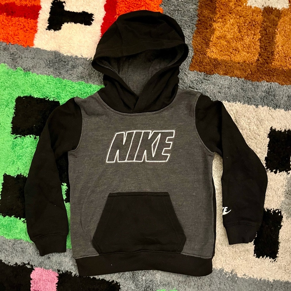 Nike pullover hoodie